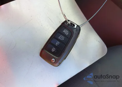 2021 Hyundai Elantra Se z USA, uszkodzony, nr VIN KMHLL4AG2MU155103